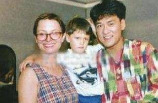原创1999年,娶了美国媳妇的周华健,接了2个电话,退出了娱乐圈