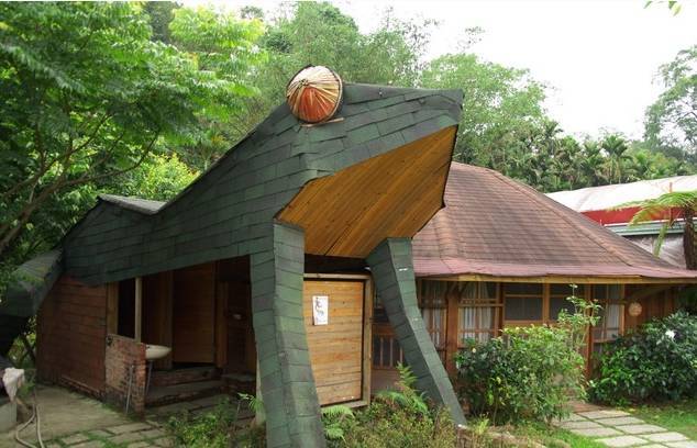 从废墟中再建的乡愁桃米村