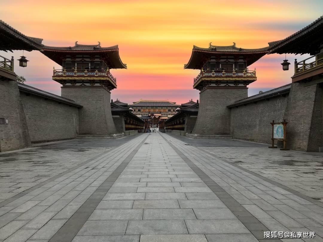 中国最大唐朝古城,花16亿只为一部电影,如今成不夜城媲美故宫