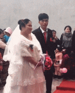 搞笑gif段子:男人注定与厨房势不两立!_同事