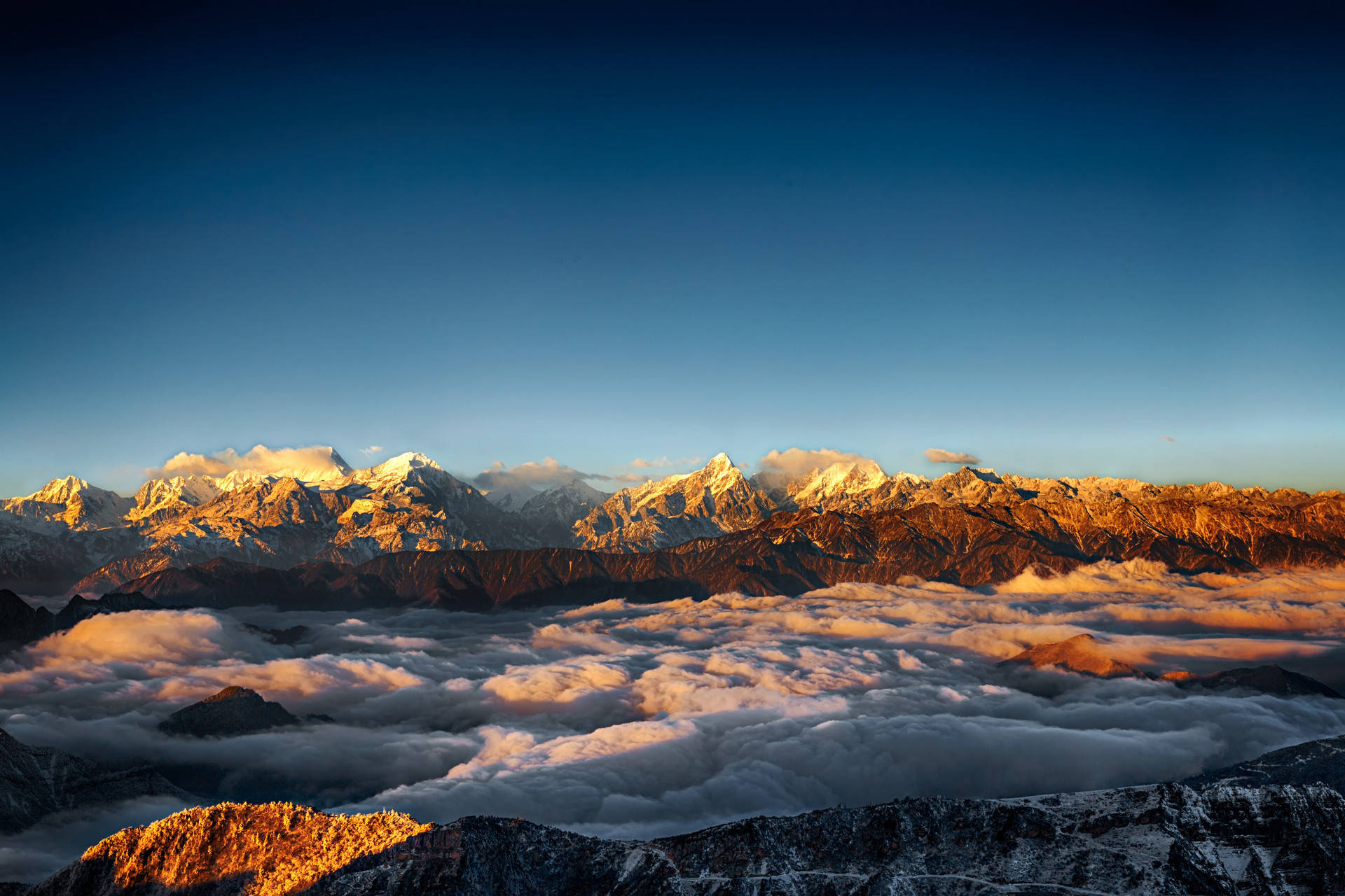 贡嘎乡人口_贡嘎雪山