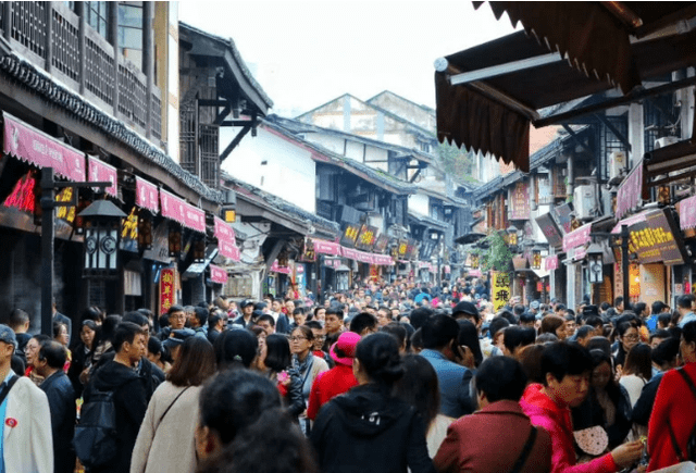 中国最新堵城排名，重庆第一广深没上榜，为何东北此城也上榜？