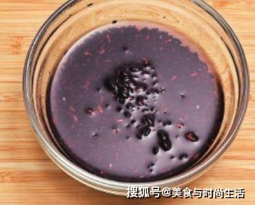 冬天多喝这碗粥,补气养血,香甜滋润,手脚冰冷的女生要常喝