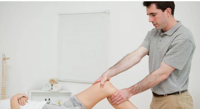 为什么冬季膝关节炎疼痛会加重 如何防治比较有效
