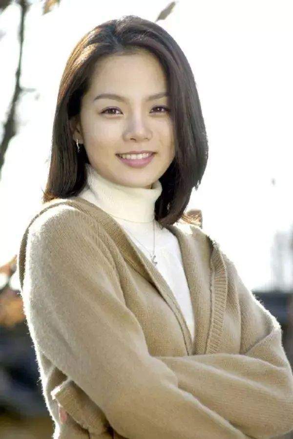 而蔡琳在韩国曾经是一线女星,出演过多部人气偶像剧,收获了无数粉丝的