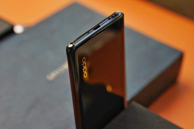 Reno5 Pro手感好到什么程度?数码大V赞不绝口