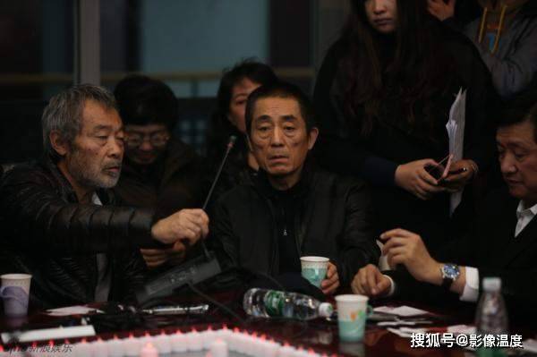 原创陈凯歌张艺谋急哭了我无奈干着急时我们的恩人竟出现了