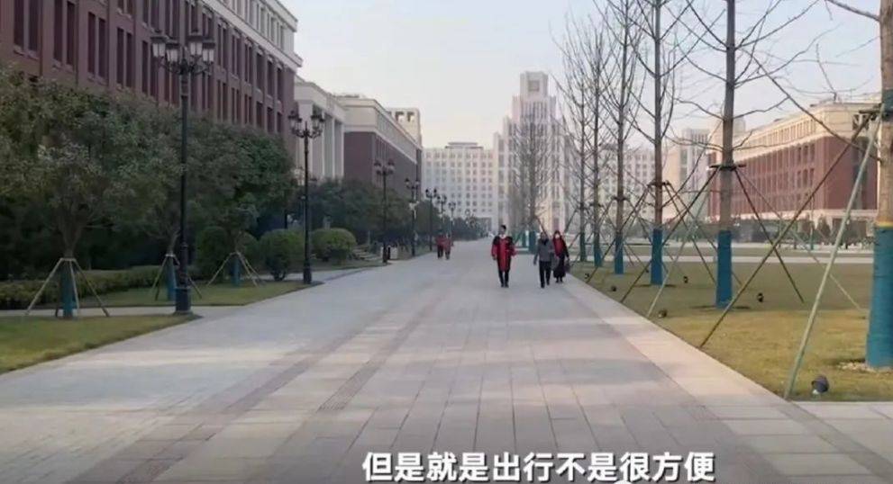 原创真心羡慕别人学校：西安一地铁可直达高校食堂，吃货专属列车！