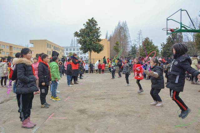 盱眙县天泉湖镇中心小学举行冬季运动会