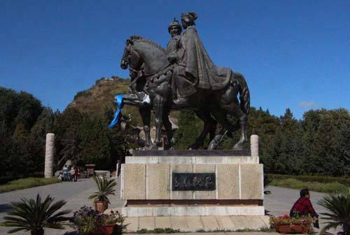 呼市20年gdp_20年中国gdp增长图(2)