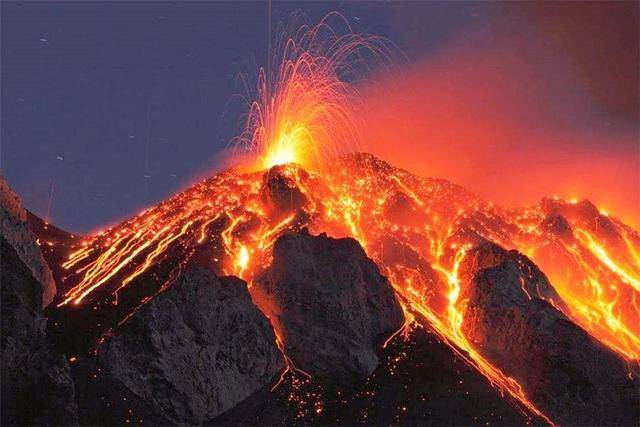 沉睡了300年的日本富士山，若被地震唤醒，对日本或是毁灭性灾难