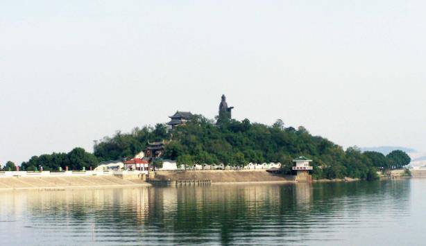 中国一个属于世界遗产的海岛，居民都靠船只和外界接触，就在厦门