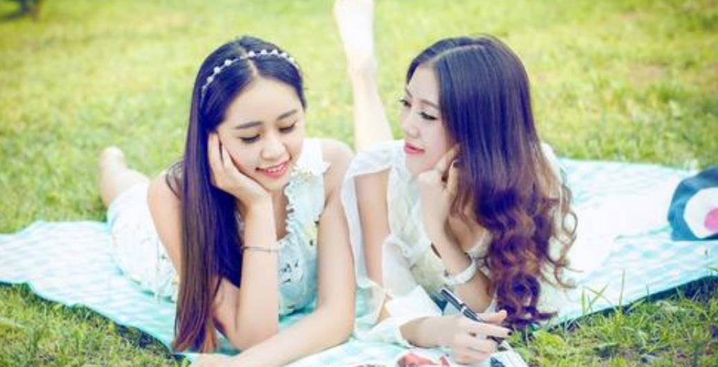 gif动图:你若让我闺蜜哭,我必不能让你笑