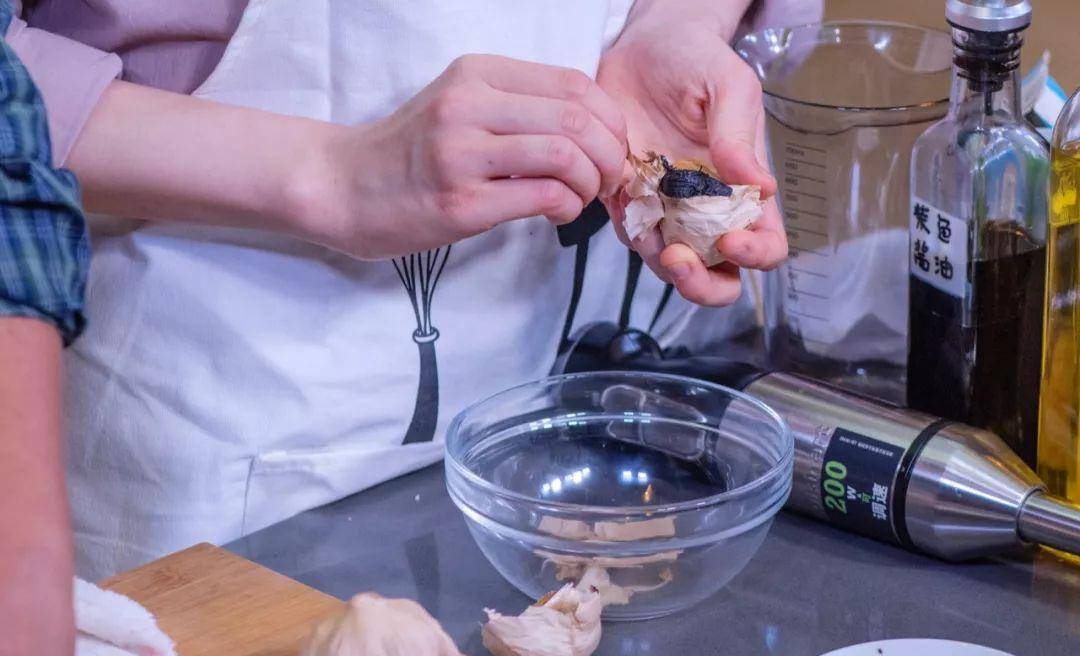 如何正确的剥大蒜 d5e56642872a4f72b97f75f5abce8be1.jpeg