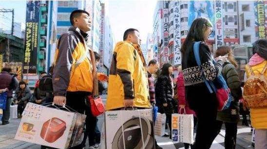 中国游客在日本哄抢马桶盖，买回后却发现生产厂商是-CHINA