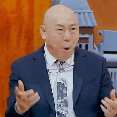 叶祖新和李成儒隔空pk五官扭曲表情包,自嘲的方式让网友心疼!