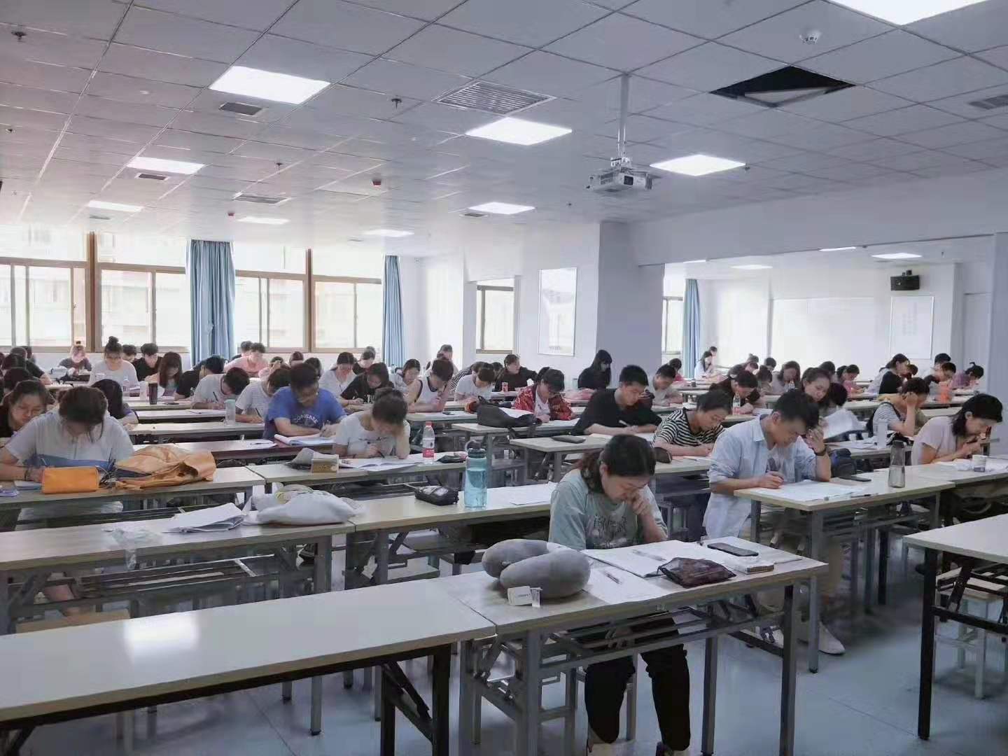 什么叫双非的学校 70a0baa1d87d41dbad185b0cb82f6640.jpeg