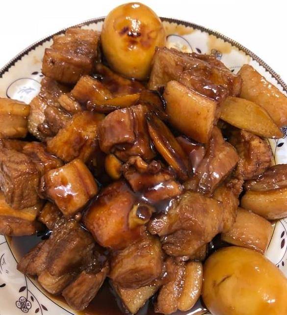 做红烧肉的糖色怎么熬 1b45f4e4520b4a3b9af1f28960838fad.jpeg