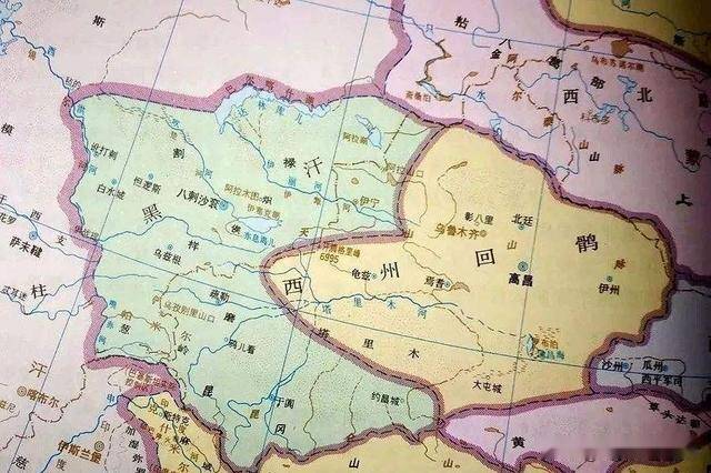 公元1125年,耶律大石建立西辽之后,高昌回鹘同样成为了西辽的附属国.