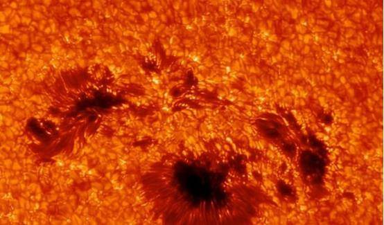 科学家首次发现太阳的放大器它将磁场放大让黑子快速运动