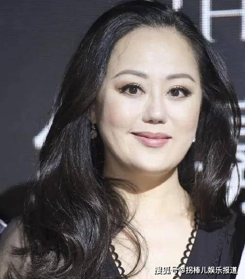 没过多久,陈曜旻也宣告破产,这样,巨额的债务又落到了章小蕙的头上.