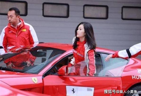 他的飞行员教练评价她是: