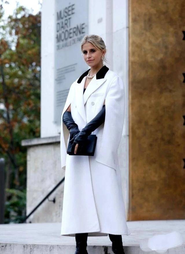 冬末别总穿基础款大衣,斗篷式大衣才是时尚c位,遮肉大