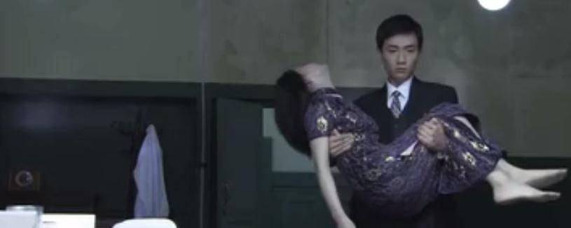 鬼门关三具女尸停尸间聊天互相交代死因有人来马上闭嘴