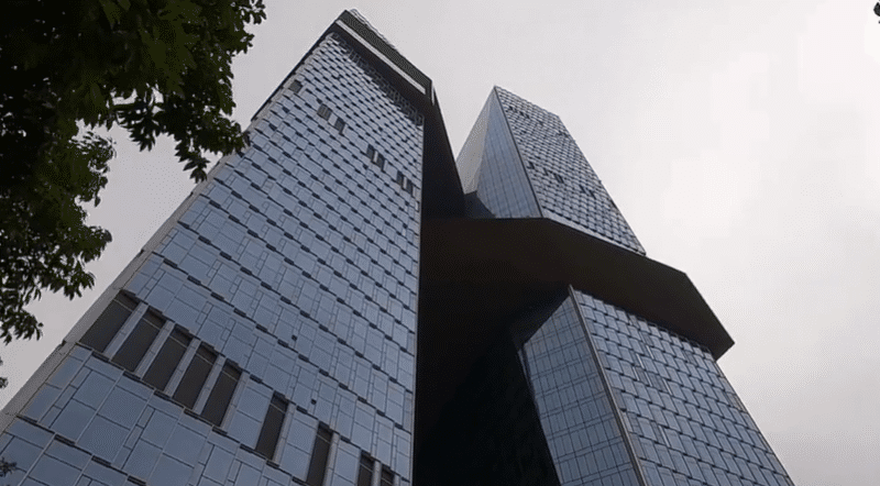 广东腾讯总部大楼,12年前耗资18亿建成,资本气息扑面而来_大厦