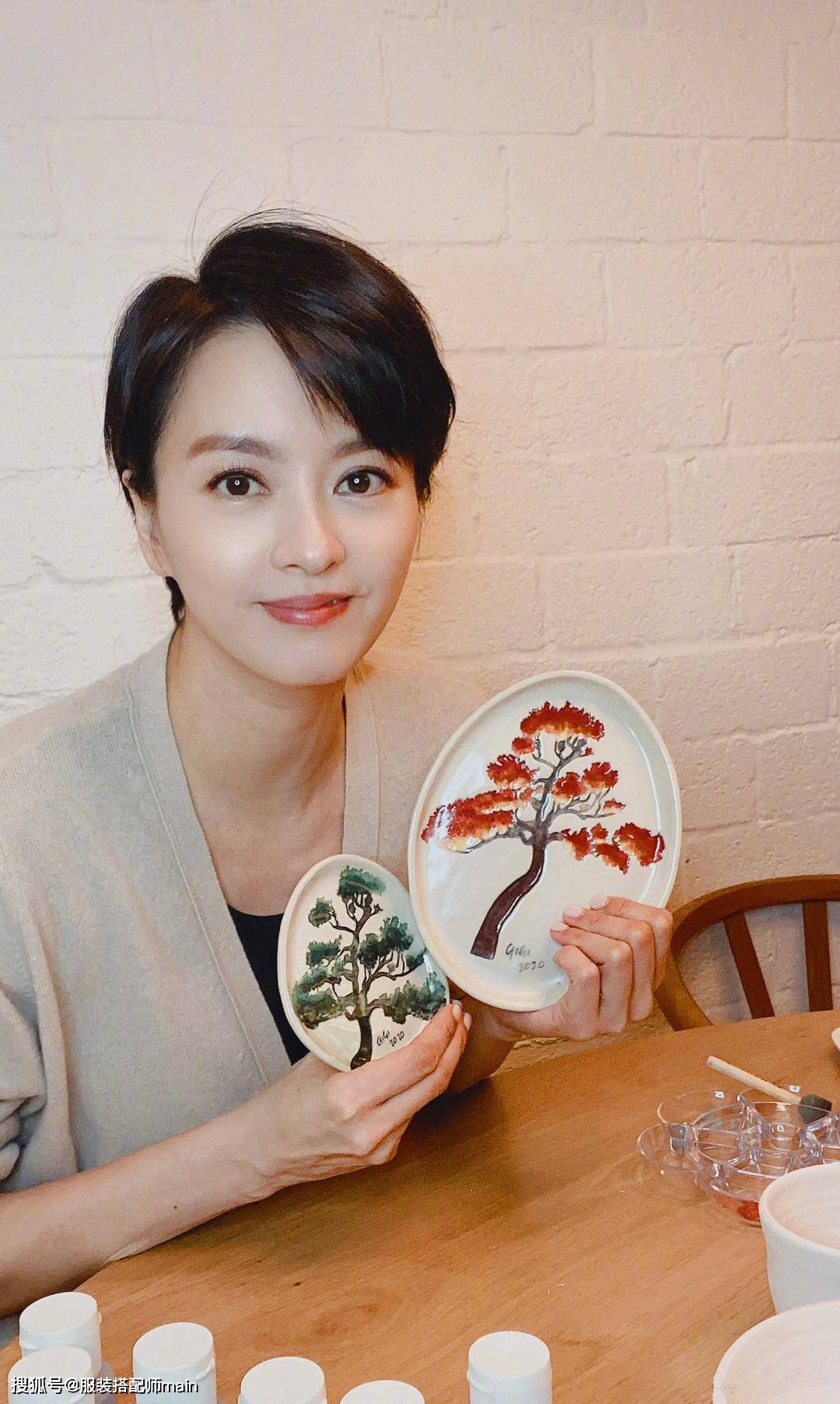 梁咏琪真是天生丽质穿居家服配短发44岁愣是美成初恋