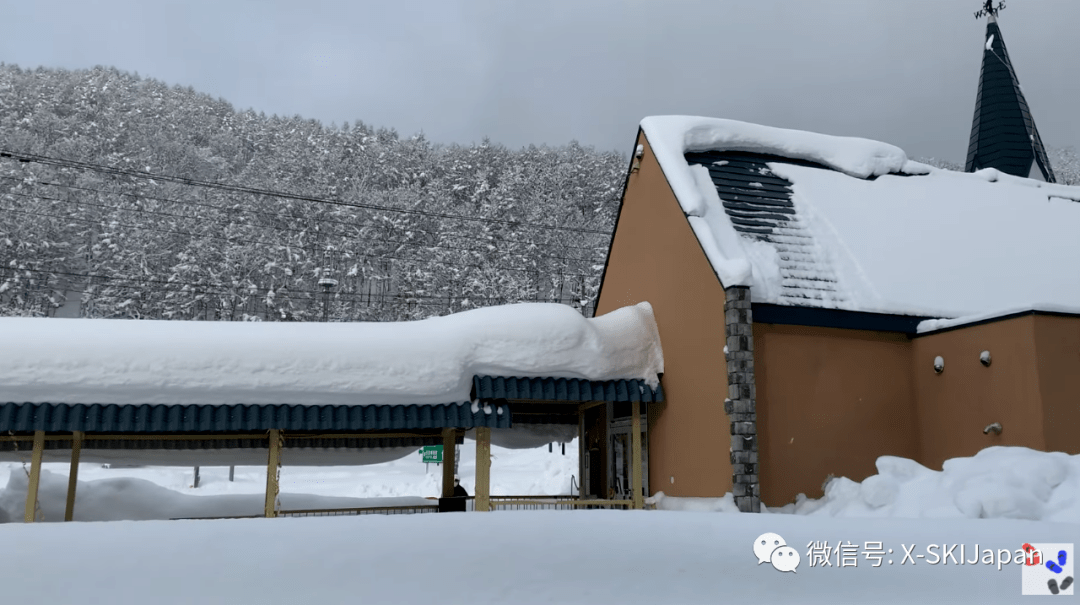 北海道夕张度假村破产停业乐坏雪友靠步行爬上山也不要辜负今冬的大