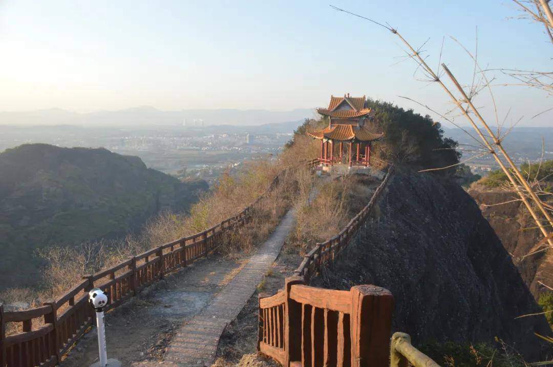 河源越王山年味渐浓"花街闹市"迎新春