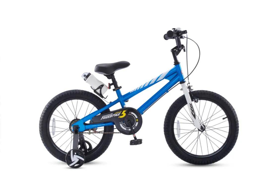 这款儿童自行车有多个尺寸可供选择,20寸配备了脚撑和双刹车系统(钳形