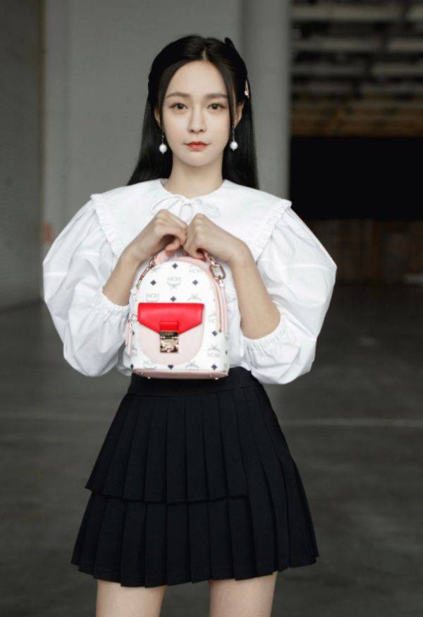 脚脖子短有多吃亏?看沈梦辰踩上15厘米香烟鞋,网友太