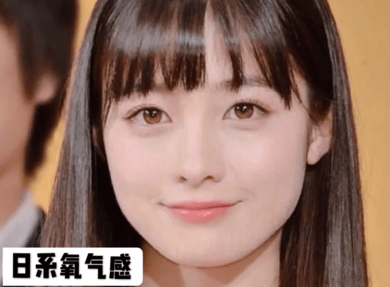 日本明星环本桥奈的美瞳选择就是很好的萌妹子风格模版,这款美瞳看