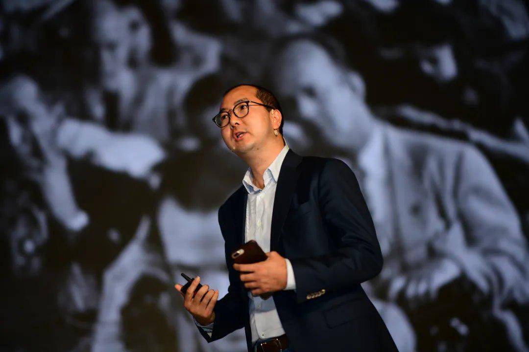 先后经历10轮融资,快手背后站着包括腾讯,红杉资本,淡马锡,百度,博裕