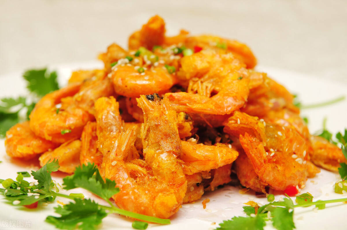 原创椒盐基围虾,外酥里嫩的家常菜,过年安排一盘,吮指原味虾吃起来