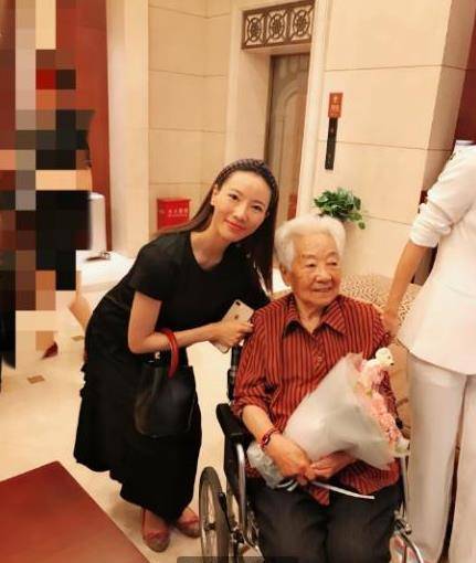 于蓝:19岁当后妈,守寡46年,与李雪健不为人知的关系""