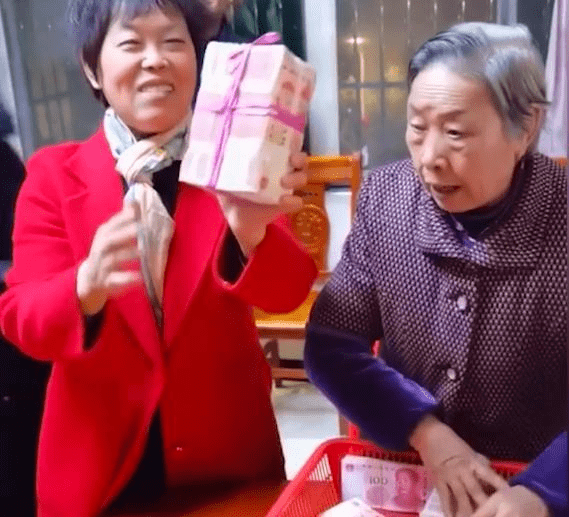 过年应该怎么给孩子发压岁钱呢?