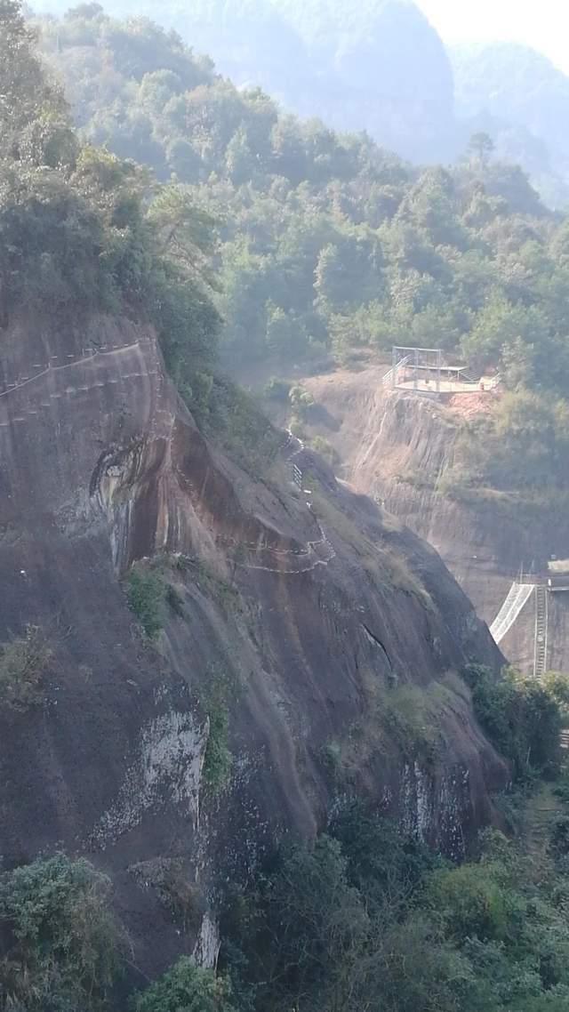 湖南省郴州市苏仙区飞天山大王寨户外探险雄鹰营地