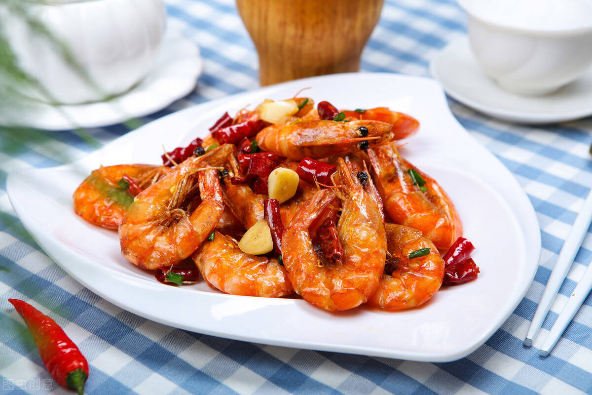 原创油焖香辣虾,鲜香开胃超下饭,营养丰富的家常菜,做法简单又美味