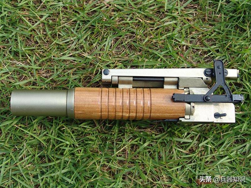 中国lg2型40毫米枪挂式榴弹发射器