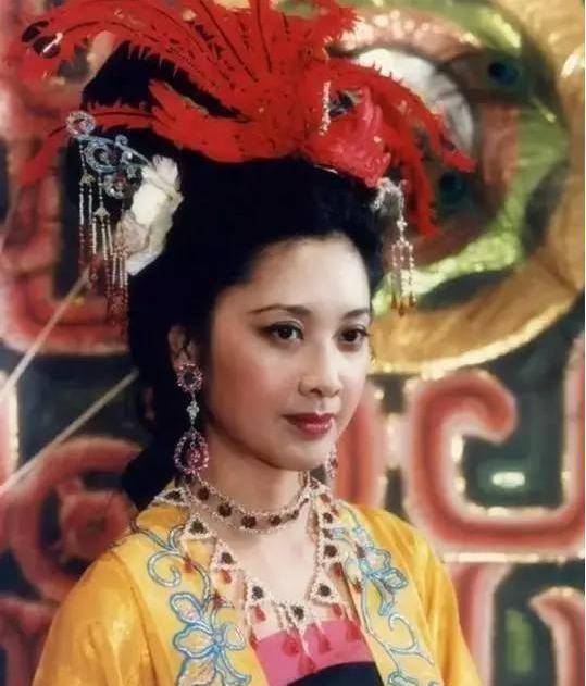 演员朱琳,28岁意外出道,和"唐僧"传绯闻22年,今68岁怎样了?