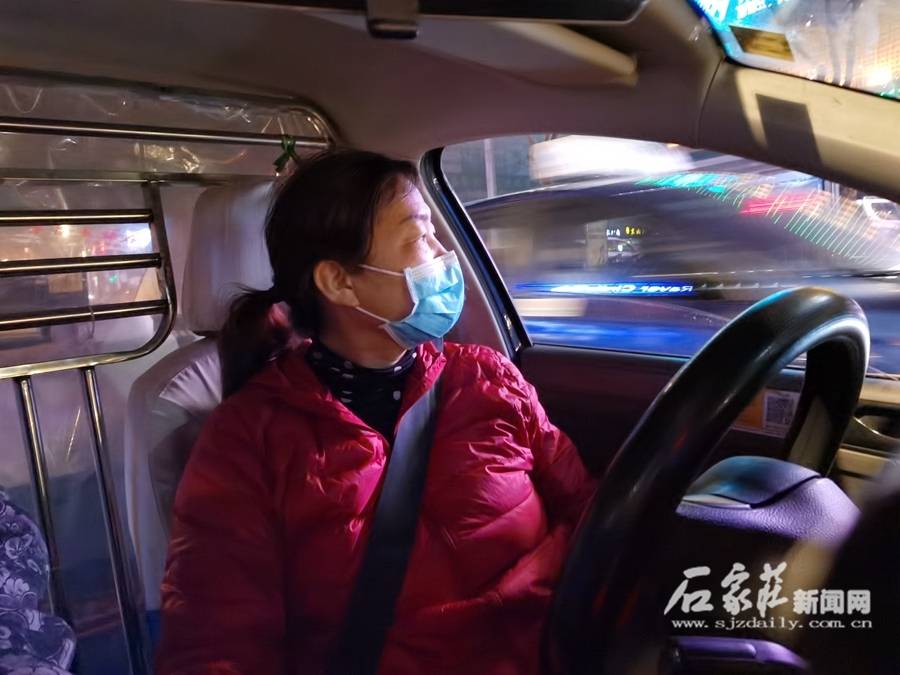 史丽霞:48岁的她,开出租车已经近14年了.