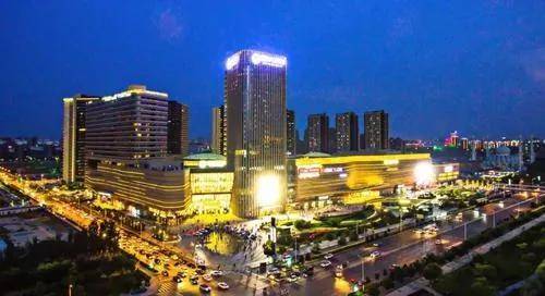 银川建发大阅城中街不夜城