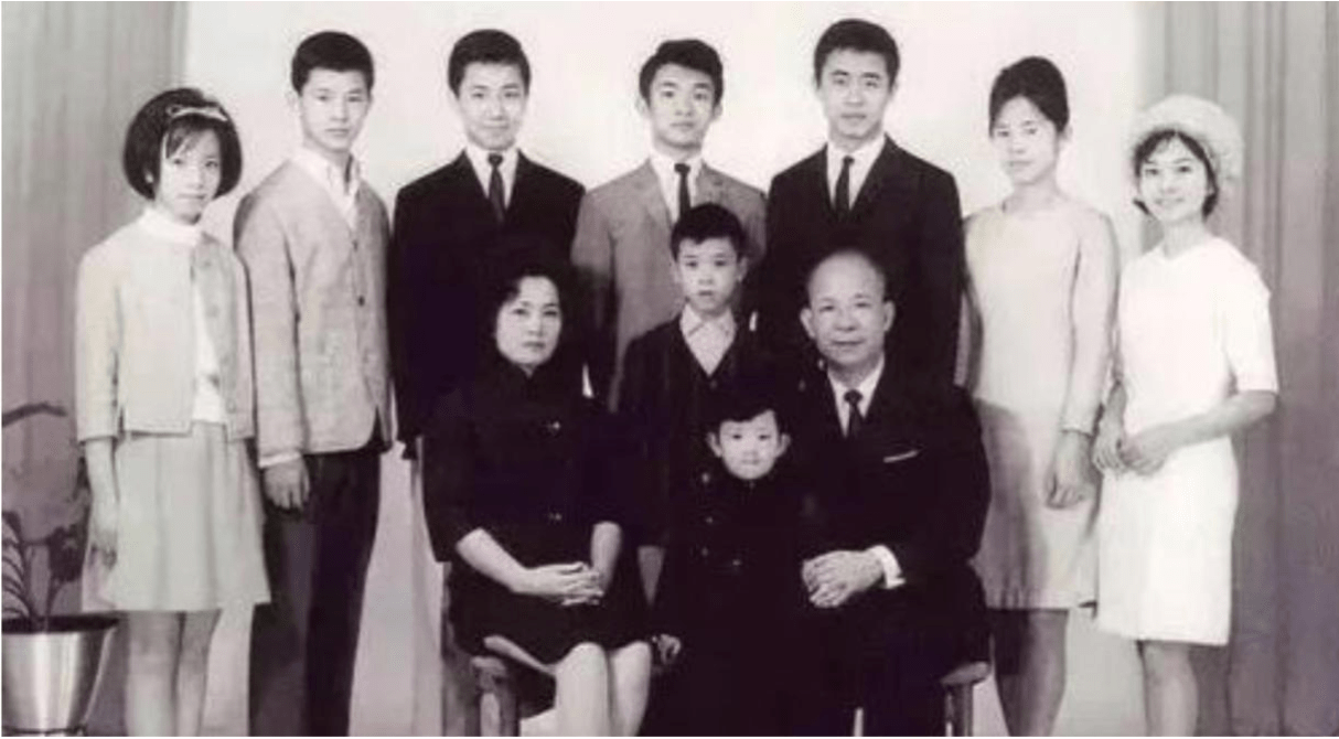 原创罗康瑞:百亿家产惹争端,前妻何晶洁大怒,朱玲玲不争不抢成赢家