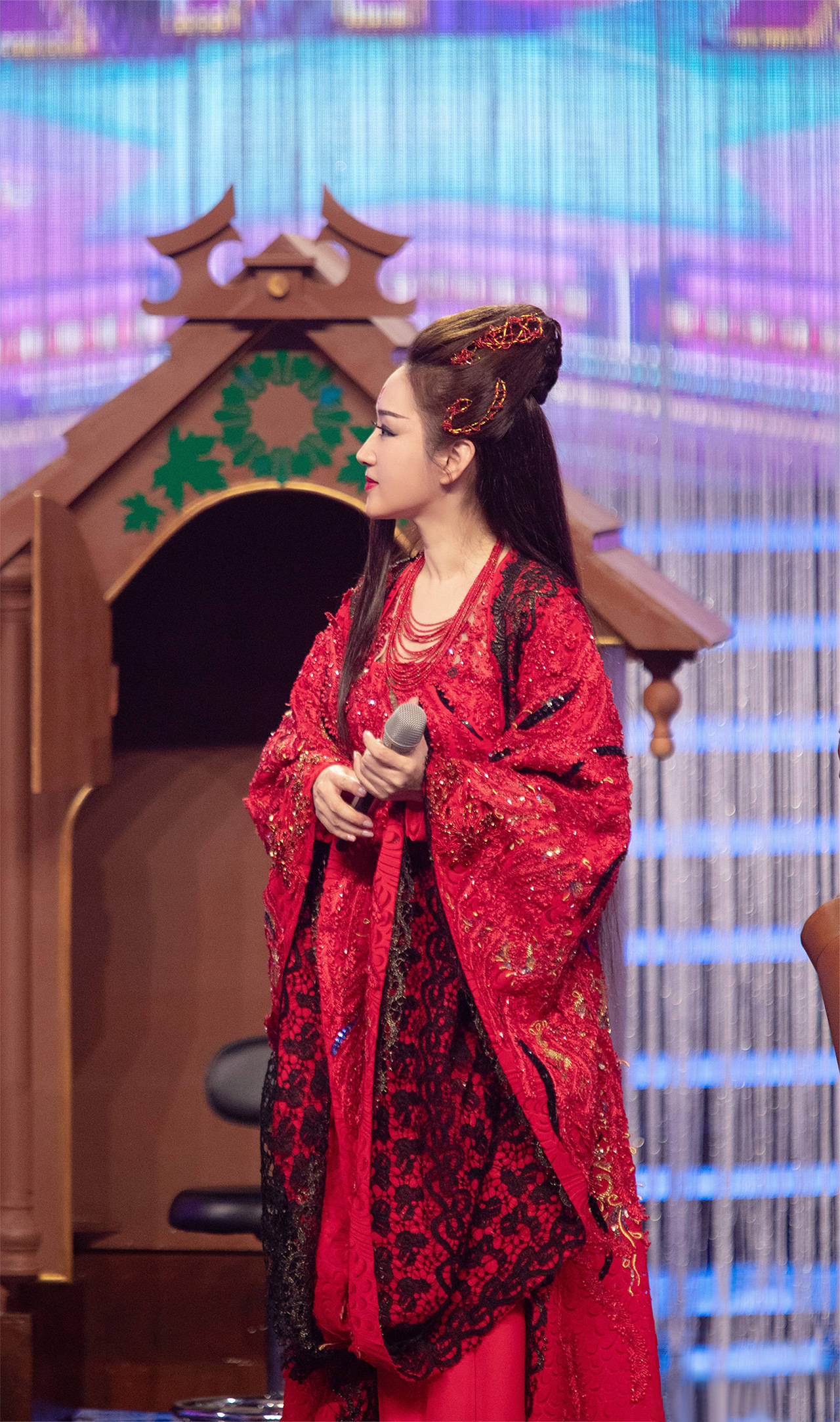 杨钰莹版的花千骨你见过吗?杨钰莹扮妖神骨美炸了