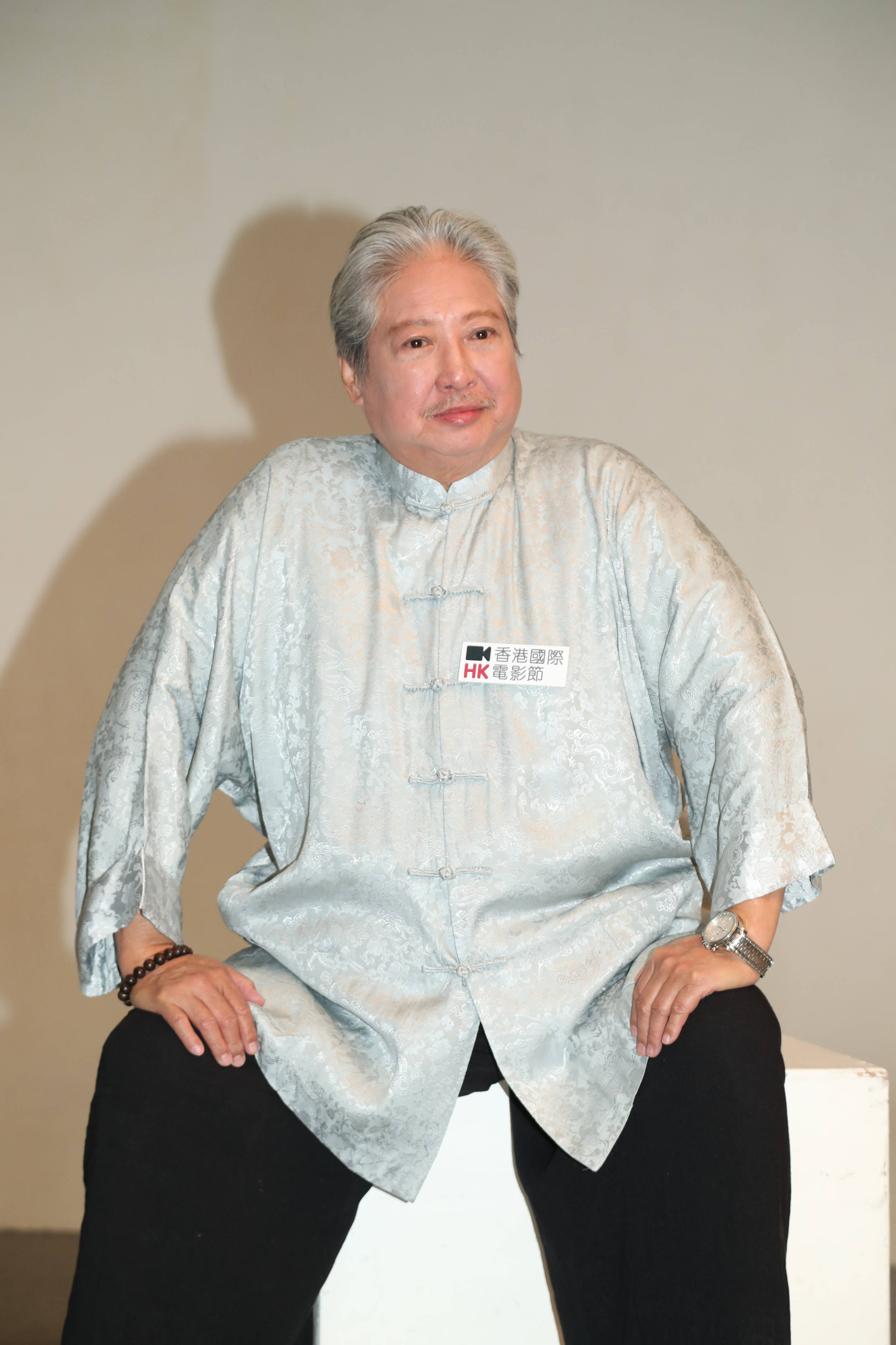 原创洪金宝减肥失败体型是任达华两倍大与小13岁娇妻似两代人