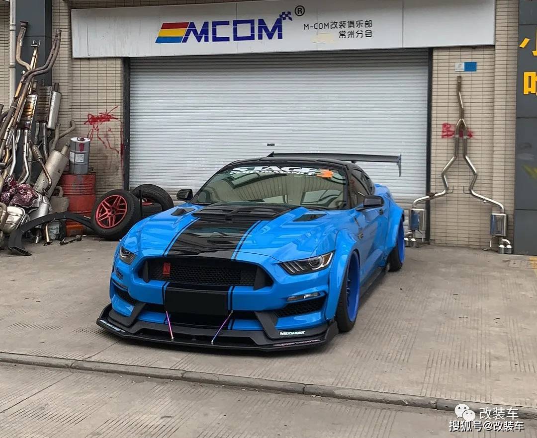 原创国内首套黎明宽体上身的福特mustang换宽体比换衣服还快