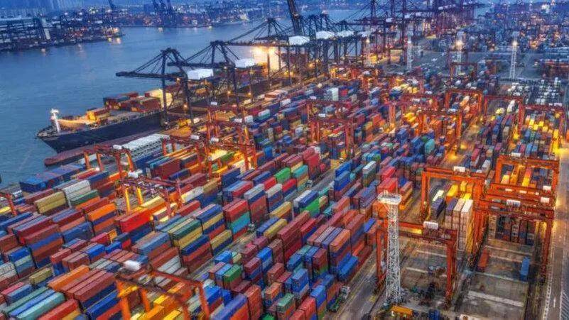 东南亚的港口拥挤情况也不容乐观,从2020年9月份起,新加坡港口的集装